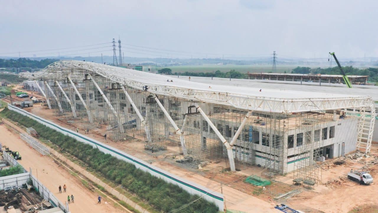 Hadirkan Stasiun Kereta Api Cepat Di Karawang, KCIC Terima Penghargaan